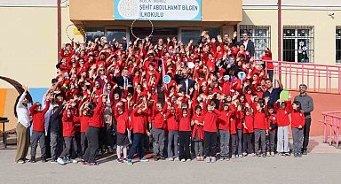 İlkokul öğrencilerinden geleneksel çocuk oyunları