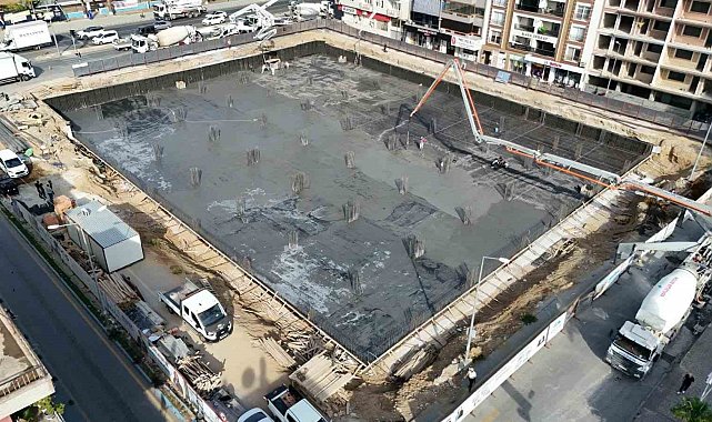 İncirliova Cumhuriyet Meydanı ve Yeraltı Otoparkı projesinde çalışmalar sürüyor
