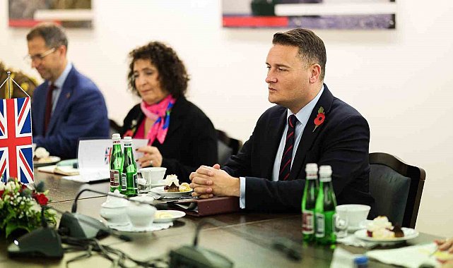 İngiltere Savunma Bakanı: "Birleşik Krallık vatandaşları NATO ve NATO üyesi devletlerin Rusya ile savaş halinde olabileceği senaryoya hazırlıklı olmalı"