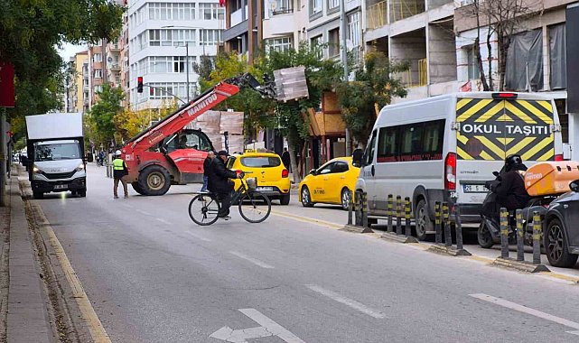 İnşaat çalışması trafiği kilitledi