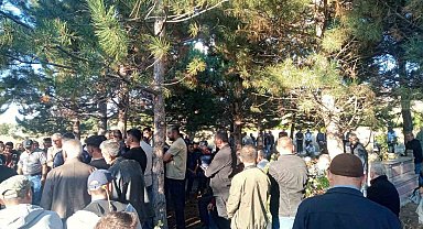 İş makinasıyla çarpışan serviste hayatını kaybeden şoför toprağa verildi
