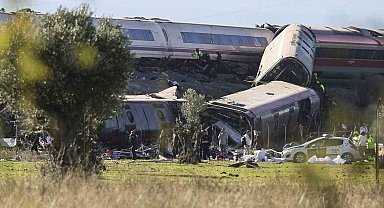 İspanya'daki tren kazasında ölü sayısı 30'a yükseldi