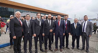 İstanbul Milletvekili Karayel, BARÜ'de Bilimfest etkinlik alanını gezdi