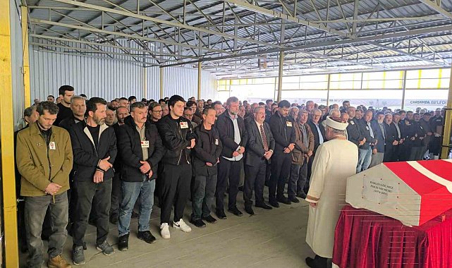 İstanbul'da hayatını kaybeden polis memuru, Samsun'da son yolculuğuna uğurlandı