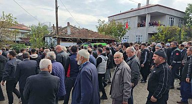 İstanbul'da iş kazasında ölen genç, Samsun'da toprağa verildi