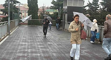 İstanbul'da trafik yoğunluğu oluştu, işe gitmek isteyen vatandaşlar zor anlar yaşadı