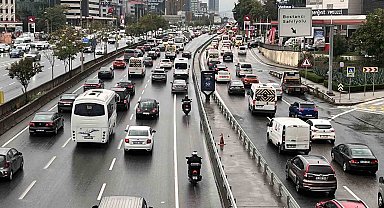 İstanbul'da yağmur trafiği kilitledi: Yoğunluk yüzde 89'a ulaştı