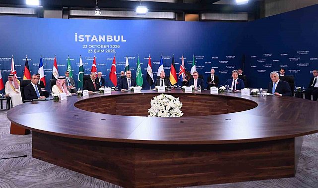 İstanbul'daki R4+E3 toplantısı öncesinde aile fotoğrafı