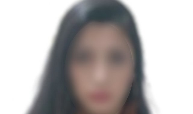 İstiklal Caddesi'nde polis armalı kıyafetle dans eden kadın yakalandı