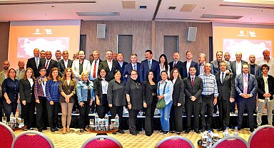 İzmir turizminin dijital geleceği Çeşme'de masaya yatırıldı