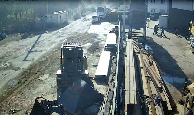 İzmir'de 7 işçinin yaralandığı patlama anı kamerada