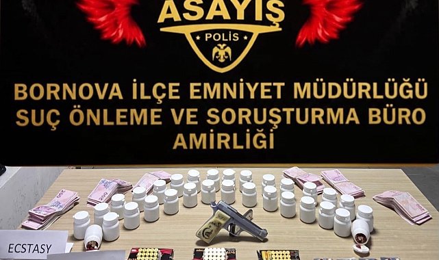 İzmir'de bir evde binlerce uyuşturucu hap ele geçirildi