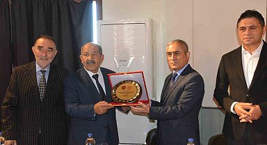 İzmir'de din görevlisinden örnek davranış: 1 yıllık emekli maaşını bağışladı