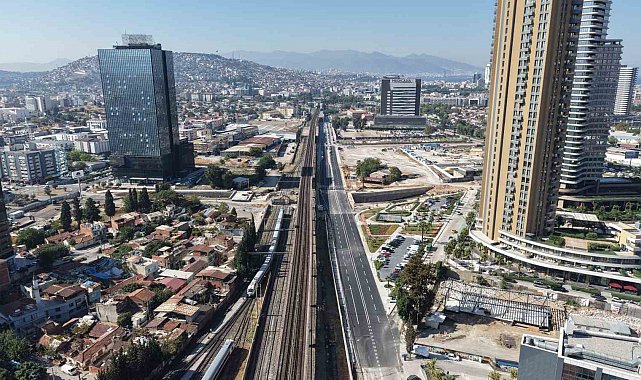 İzmir'in dev karayolu projesi el emeği ve alın teriyle ilerliyor
