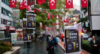İzmit'te ağaçlar "kitap" açtı