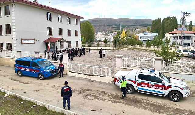 Jandarmadan Gökçedere'de okul denetimi