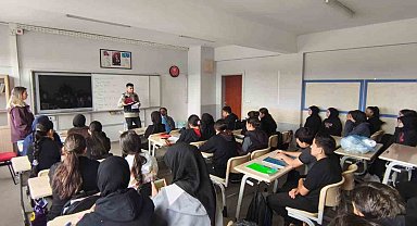 Jandarmadan öğrenci ve öğretmenlere siber güvenlik eğitimi