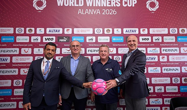 Joan Cusco: "Alanya artık plaj futbolu ailesinin bir parçası''