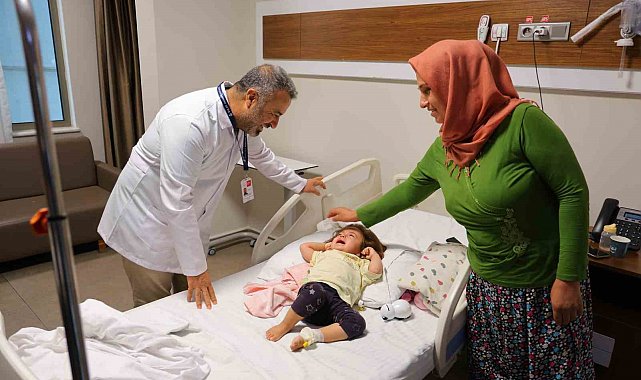 Kahramanmaraş'ta 1 yaşındaki bebeğin böbreğinden 2 santimlik taş çıkarıldı