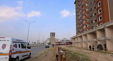 Kahramanmaraş'ta inşaat önünde erkek cesedi bulundu