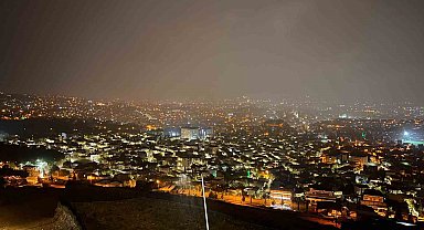 Kahramanmaraş'ta sağanak bazı yolları göle çevirdi