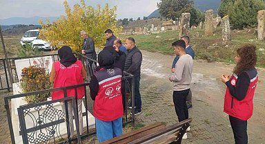 Kahramanmaraş'ta şehitler kabirleri başında dualarla anıldı