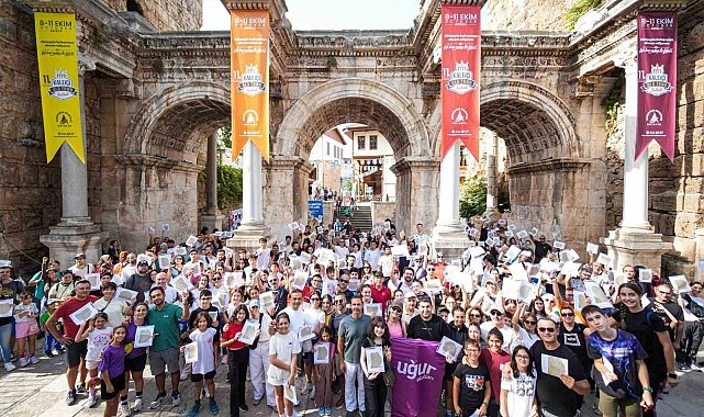 Kaleiçi'ni oryantiring yarışmasıyla keşfettiler
