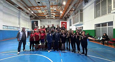 Kamu spor oyunlarında masa tenisi heyecanı