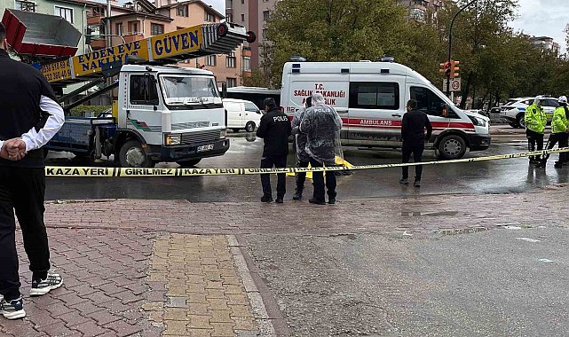 Kamyon yaşlı kadına çarptı: 1 ölü