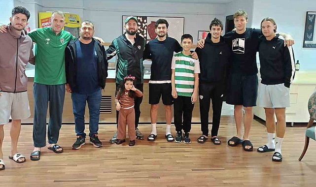 Karacabeyli taraftardan Bursaspor'a karpuz sürprizi