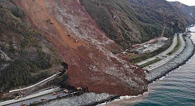 Karadeniz Sahil Yolu'nda dev kaya tehlikesi