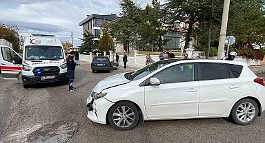 Karaman'da iki otomobil çarpıştı: 1 yaralı