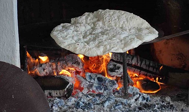 Karaoğlanlı'da 50 yıllık Ramazan yufkası geleneği son nesille ayakta