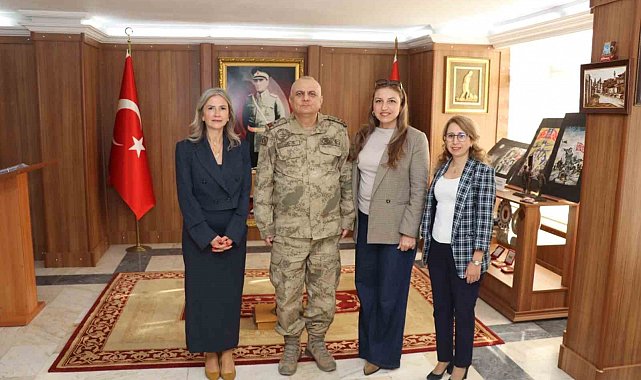 Kars Kızılay Şubesi'nden İl Jandarma Komutanı Coşkun'a hayırlı olsun ziyareti