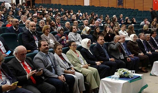 Kars'ta 13. Uluslararası Çocuk ve Gençlik Edebiyatı Sempozyumu düzenlendi