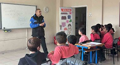 Kars'ta öğrencilere temel güvenlik ve güvenli internet eğitimi
