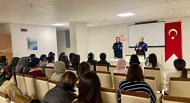 Kars'ta üniversiteli kadınlara kades tanıtımı