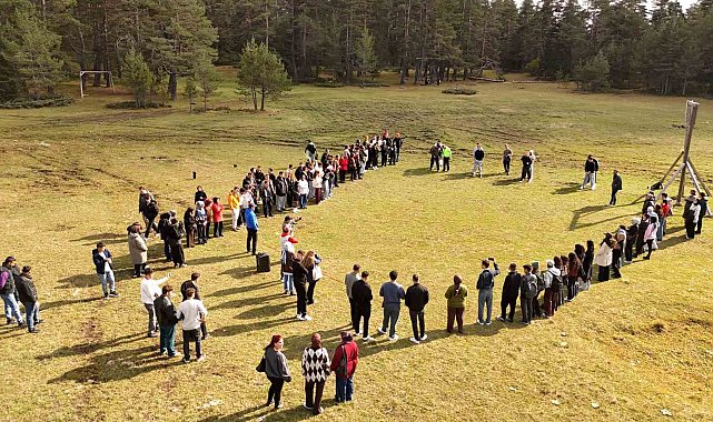 Kastamonu'da Cumhuriyet'in 103. yılına özel 103 meyve çekirdeği doğayla buluşturuldu