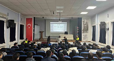 Kastamonu'da trafik kurallarıyla ilgili öğrencilere hayati uyarılar