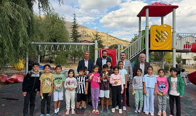 Kaymakam Pelvan deprem konutları ve çocuk parkları inceledi