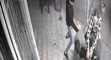 Kayseri'de 1'i ağır 3 kişinin yaralandığı silahlı kavga kamerada