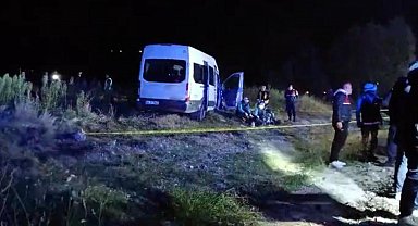 Kayseri'de iki işçi servisi ile iş makinası çarpıştı: 1 ölü, 15 yaralı