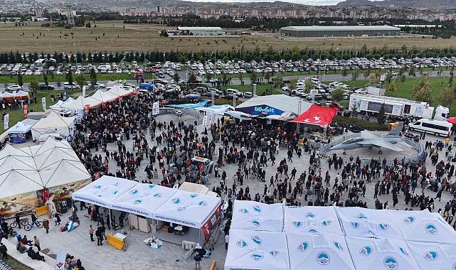 Kayserililer, bilim ve teknoloji heyecanını BİLİMFEST'te yaşıyor