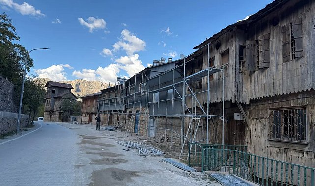 Kemaliye'de doğal gaz, restorasyon ve çevre düzenleme çalışmaları sürüyor