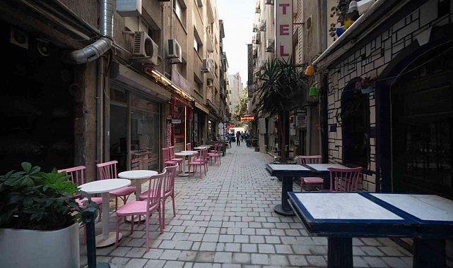 Kıbrıs Şehitleri Caddesi'nin zemini yenileniyor