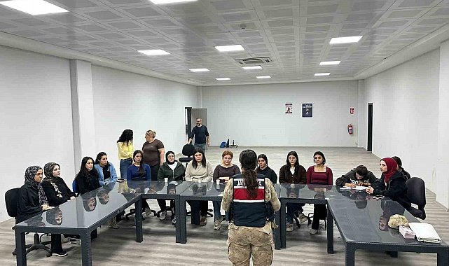 Kilis'te jandarmadan kadına yönelik şiddetle mücadele bilgilendirmesi