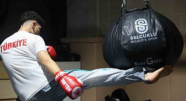 Kilo vermek için başladığı kick boksta dünya şampiyonu oldu