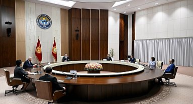 Kırgızistan Cumhurbaşkanı Caparov, Türk Devletleri parlamento başkanlarını kabul etti
