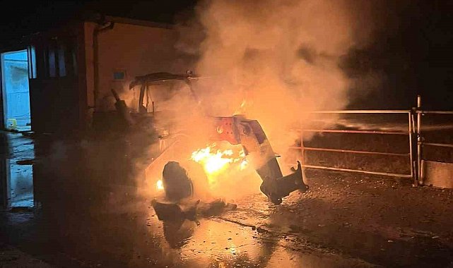 Kırklareli'de iş makinesi alev alev yandı