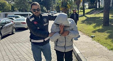 Kıskançlık sebebiyle karısını bıçaklayan koca, adliyeye sevk edildi